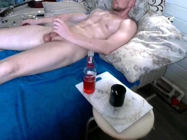 Live sex webcam photo for Red7-62 #290925471