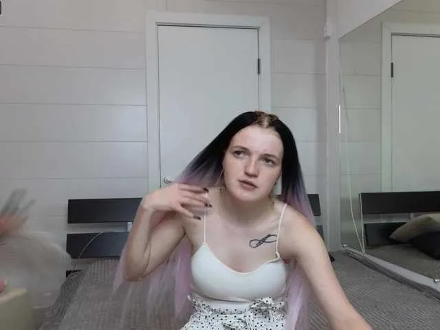 Live sex webcam photo for RedBeast69 #275526896