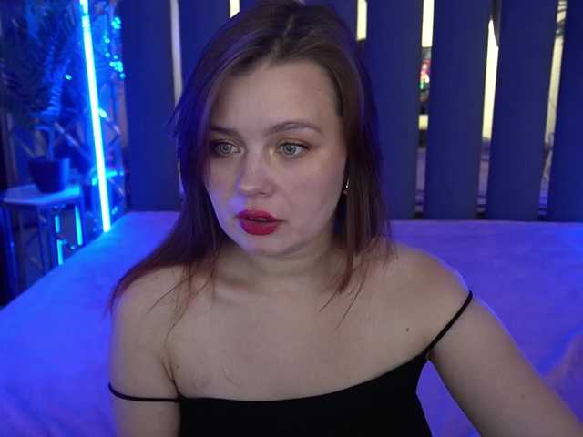 Live sex webcam photo for RedDoll #292249432