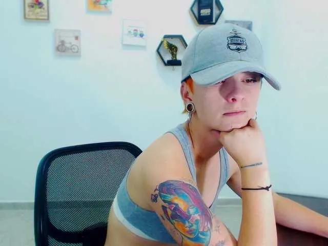 Live sex webcam photo for RedFury1 #272198153