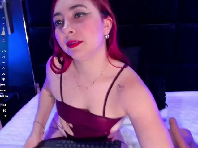 Live sex webcam photo for RedGaia #290378119