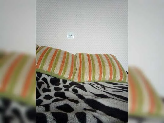 Live sex webcam photo for RedGirl11 #273368548