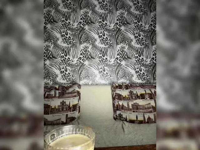 Live sex webcam photo for RedHair13 #290878304