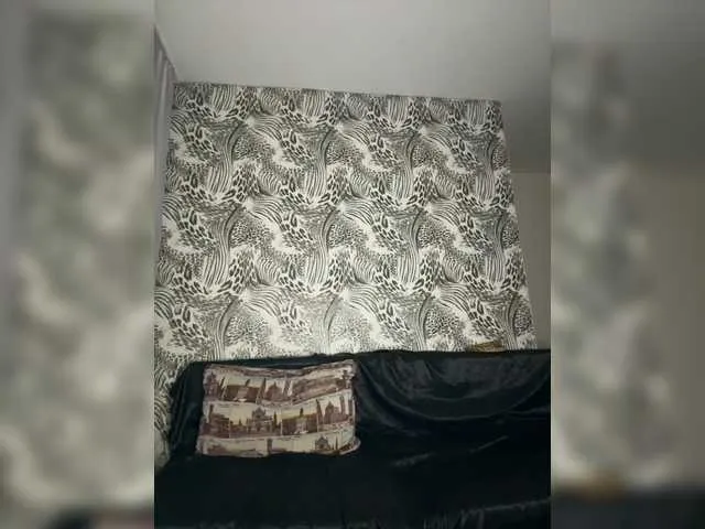 Live sex webcam photo for RedHair13 #292390458