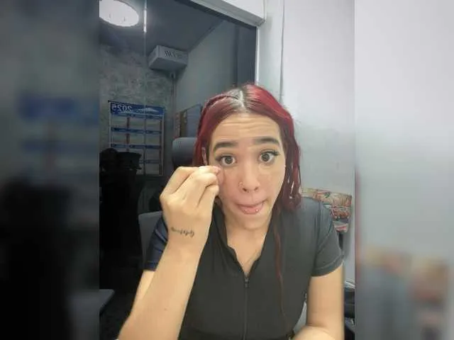 Live sex webcam photo for RedHeadSusy #291766189