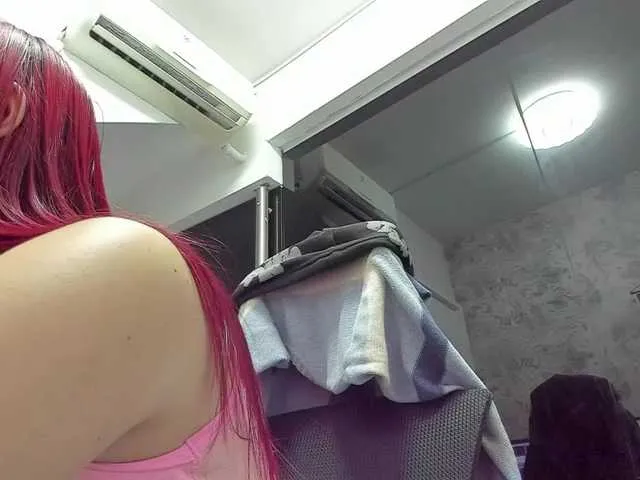 Live sex webcam photo for RedHeadSusy #292194926