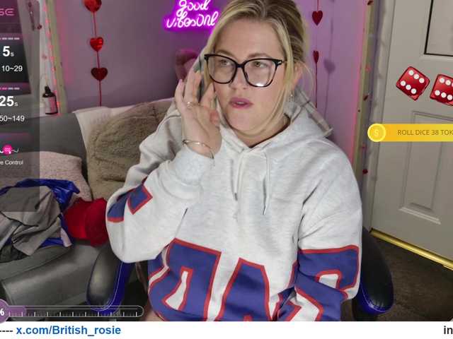 Live sex webcam photo for RedLipRose #277610092