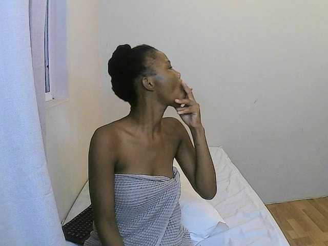 Live sex webcam photo for RedLips2426 #271911817