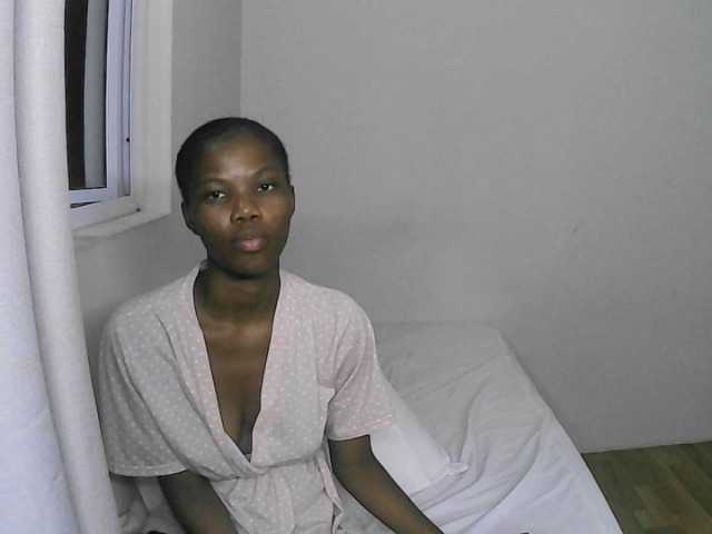 Live sex webcam photo for RedLips2426 #271983026