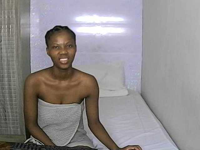 Live sex webcam photo for RedLips2426 #272333205