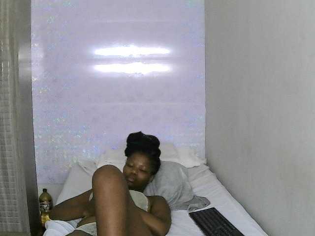 Live sex webcam photo for RedLips2426 #272555994