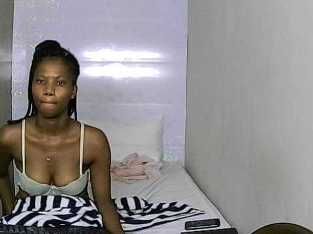 Live sex webcam photo for RedLips2426 #272638379