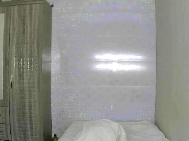 Live sex webcam photo for RedLips2426 #272804104