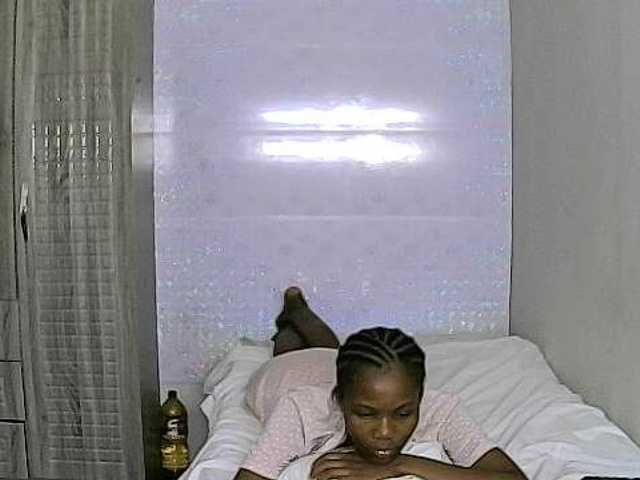 Live sex webcam photo for RedLips2426 #272824743