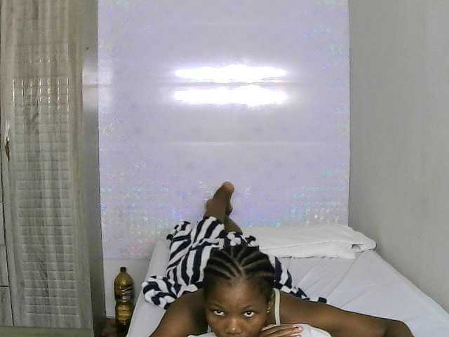 Live sex webcam photo for RedLips2426 #272859237