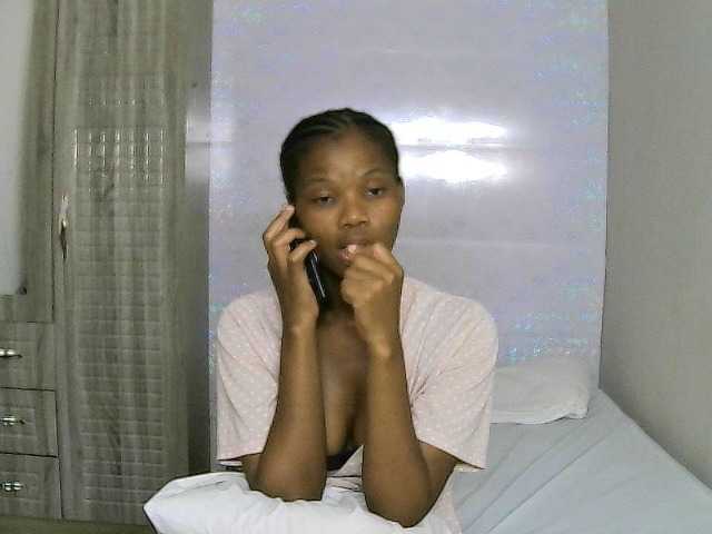 Live sex webcam photo for RedLips2426 #272879502