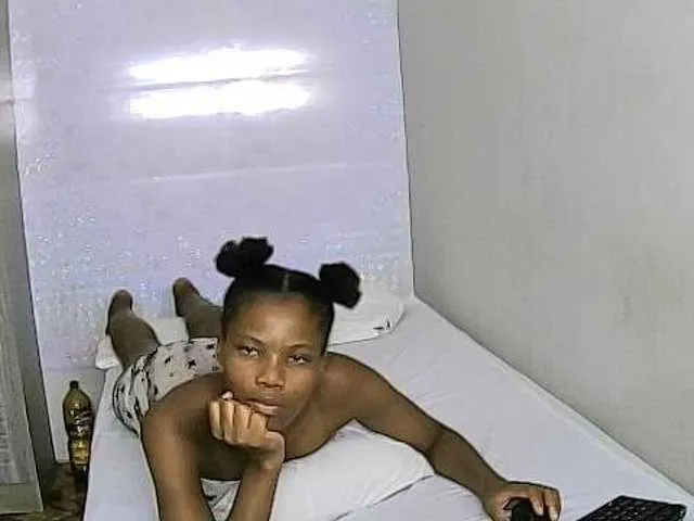 Live sex webcam photo for RedLips2426 #272909982