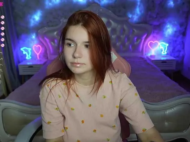 Live sex webcam photo for RedShinee #289731388