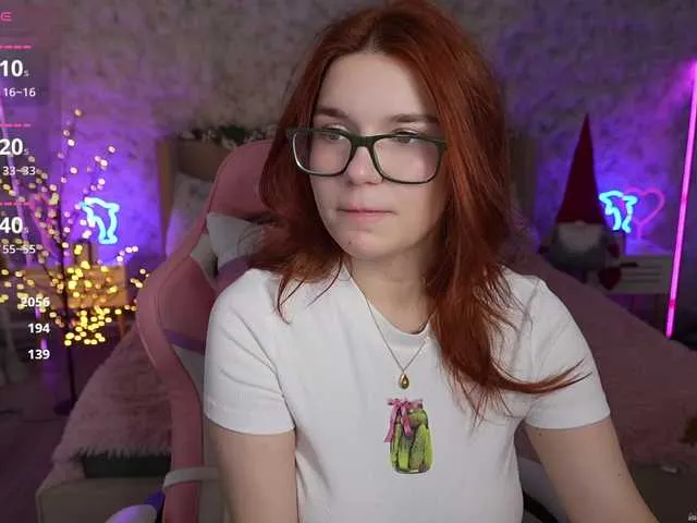 Live sex webcam photo for RedShinee #290302132