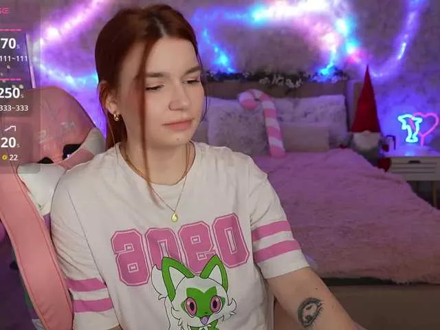 Live sex webcam photo for RedShinee #290355818