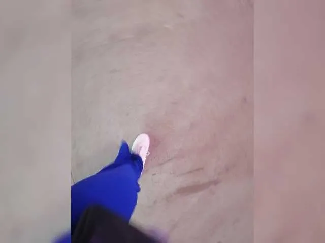 Live sex webcam photo for Redfox777 #275584285