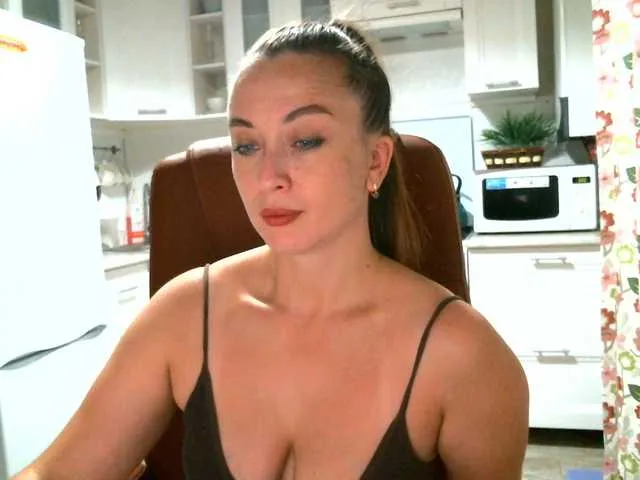 Live sex webcam photo for Redfox777 #275943719