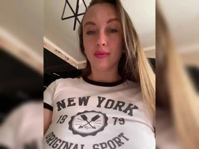 Live sex webcam photo for Redfox777 #286197539