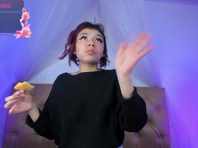 Live sex webcam photo for Redpandaa #288512626