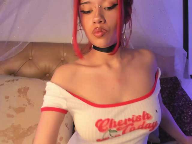 Live sex webcam photo for Redpandaa #290315419