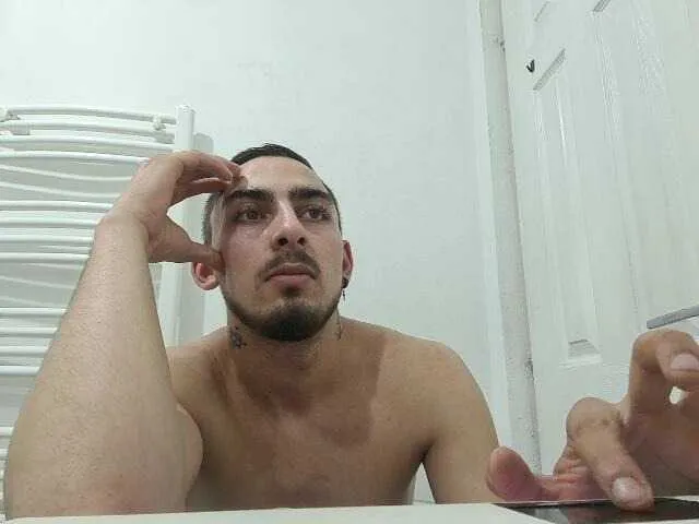 Live sex webcam photo for Redx77777 #277611701