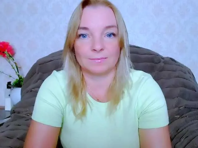 Live sex webcam photo for ReganLovely #275114136