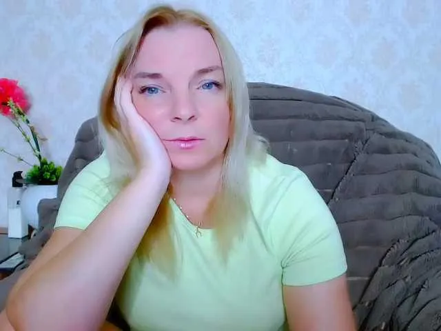 Live sex webcam photo for ReganLovely #275154714