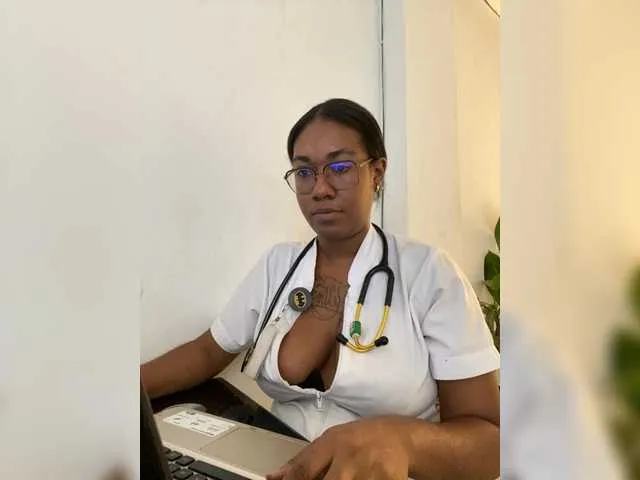 Live sex webcam photo for RegiCorleone #293911277