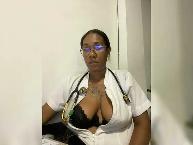 Live sex webcam photo for RegiCorleone #293913942