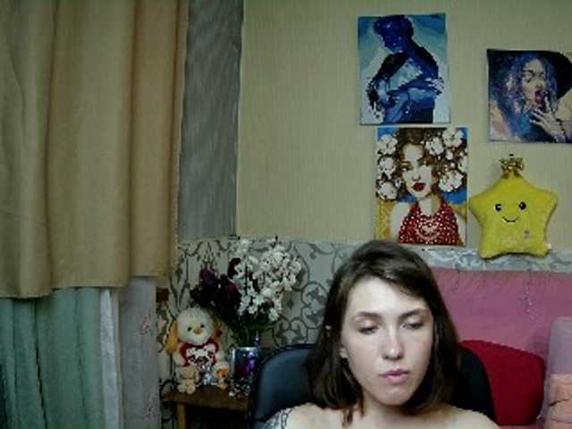 Live sex webcam photo for Regimasmile #278087368