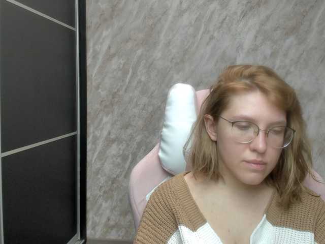 Live sex webcam photo for Regimasmile #290493483