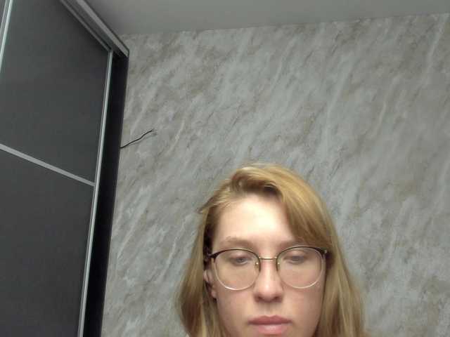 Live sex webcam photo for Regimasmile #290596796