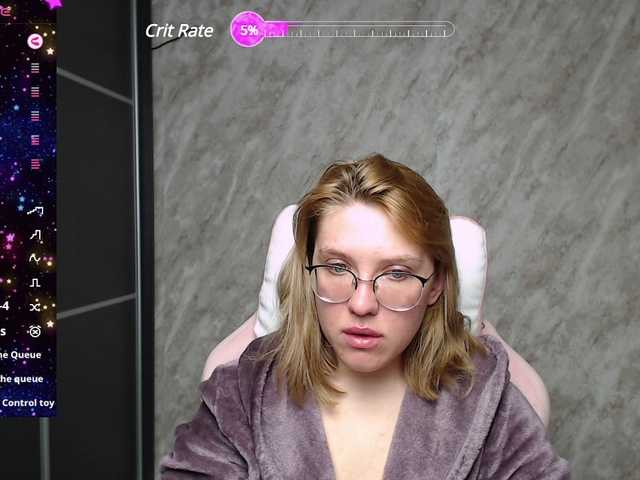 Live sex webcam photo for Regimasmile #290709951