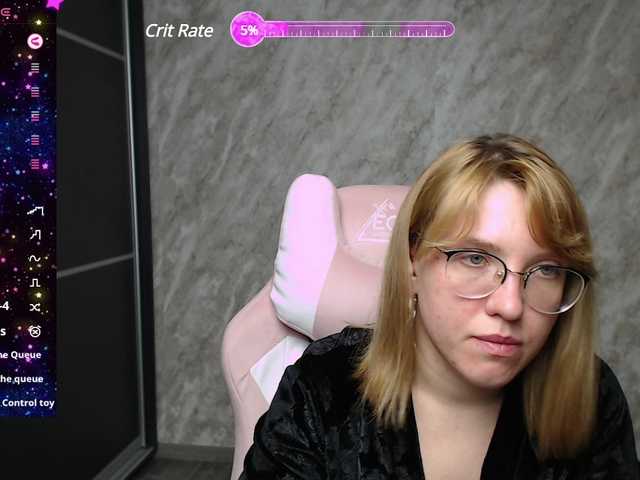 Live sex webcam photo for Regimasmile #290756061