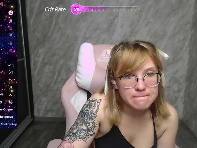 Live sex webcam photo for Regimasmile #290914788