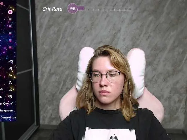 Live sex webcam photo for Regimasmile #290997636