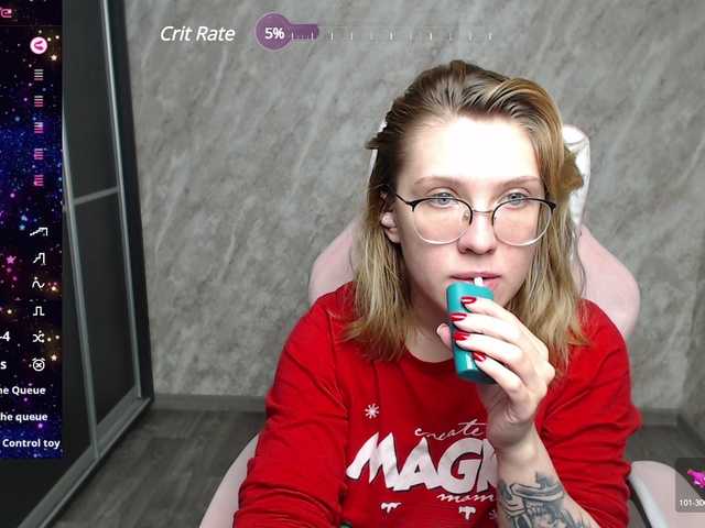 Live sex webcam photo for Regimasmile #291042376