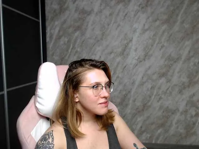 Live sex webcam photo for Regimasmile #291167434