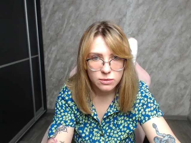 Live sex webcam photo for Regimasmile #291218344