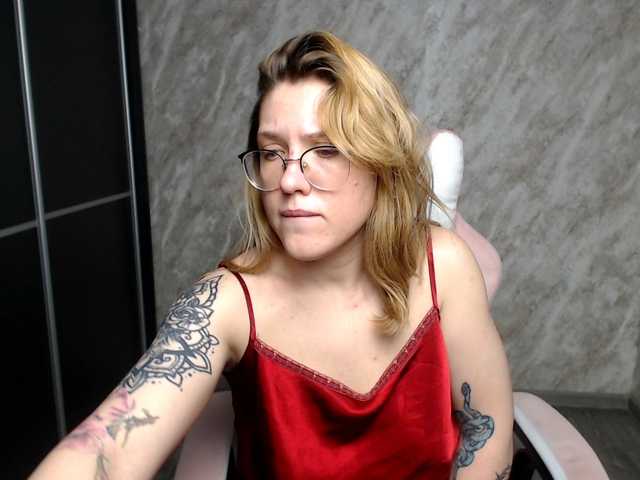 Live sex webcam photo for Regimasmile #291298501