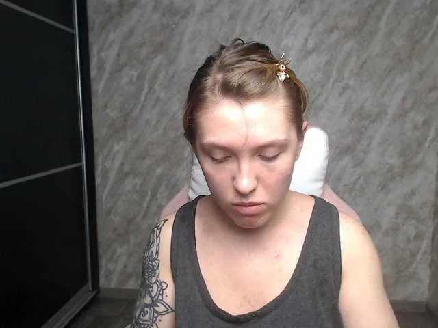 Live sex webcam photo for Regimasmile #291582597