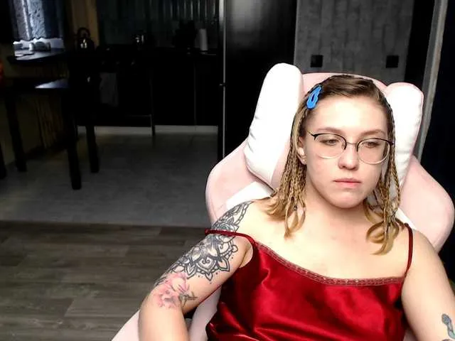 Live sex webcam photo for Regimasmile #291726430