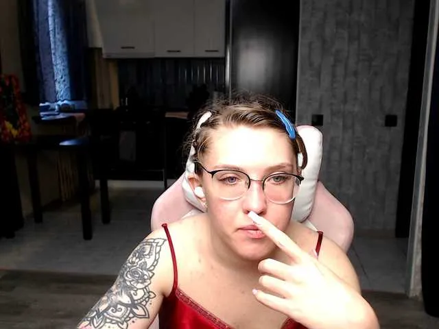 Live sex webcam photo for Regimasmile #291738678