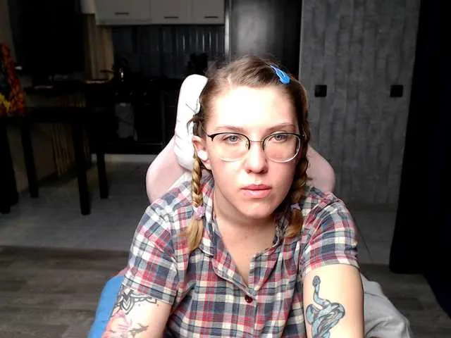 Live sex webcam photo for Regimasmile #291809095