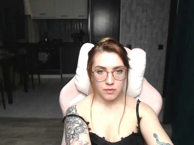 Live sex webcam photo for Regimasmile #292306191